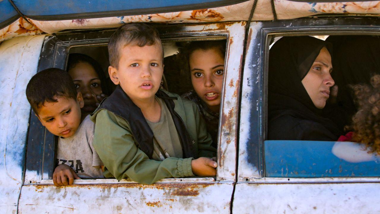 Palestinians evacuate Gaza City towards southern areas of the coastal Gaza Strip